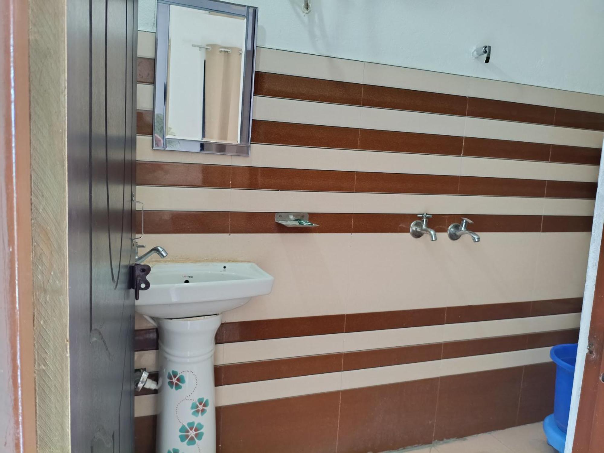Mayur Homestay Ukhimath エクステリア 写真